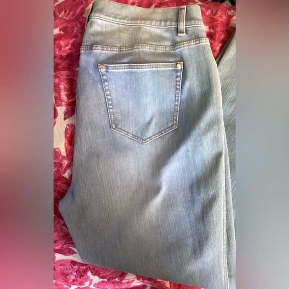 Lafayette 148 New York Light Blue Jay Straight Leg Jeans - Picture 2 of 7